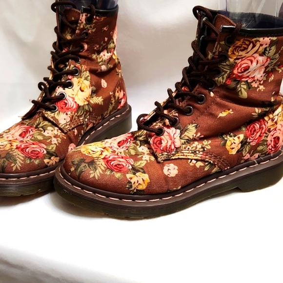 Dr. Martens 11821 Floral Lace-up Combat boots (w size 6) - Picture 3 of 14